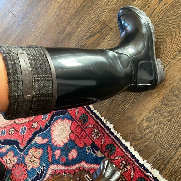 Stunning “Salvatore Ferragamo” rain boots - Picture 7 of 10